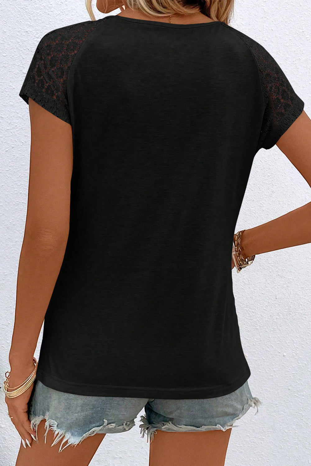 Contrast Lace Sleeve Keyhole Decor Tee